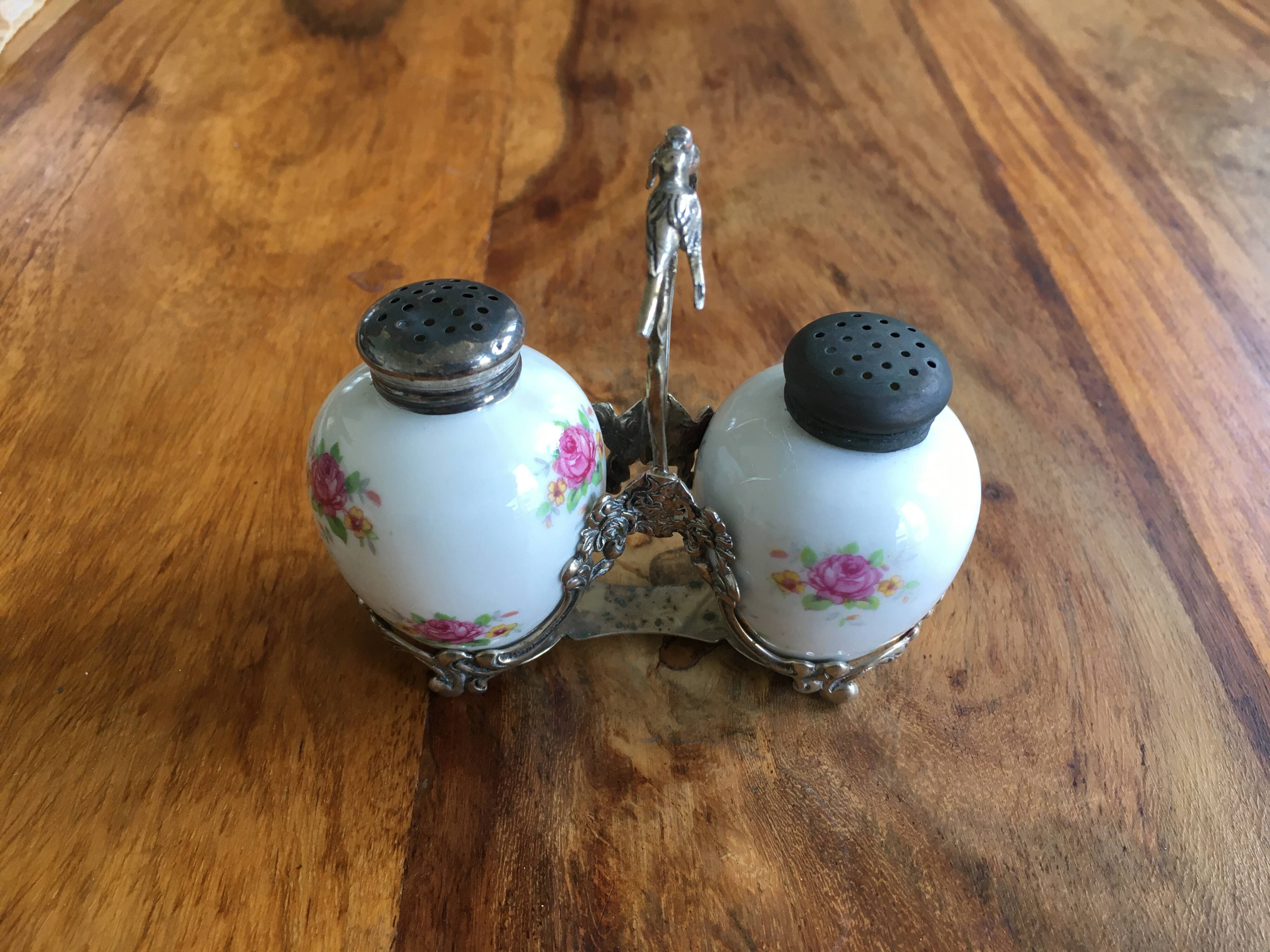 Salt and pepper shaker set 1960s