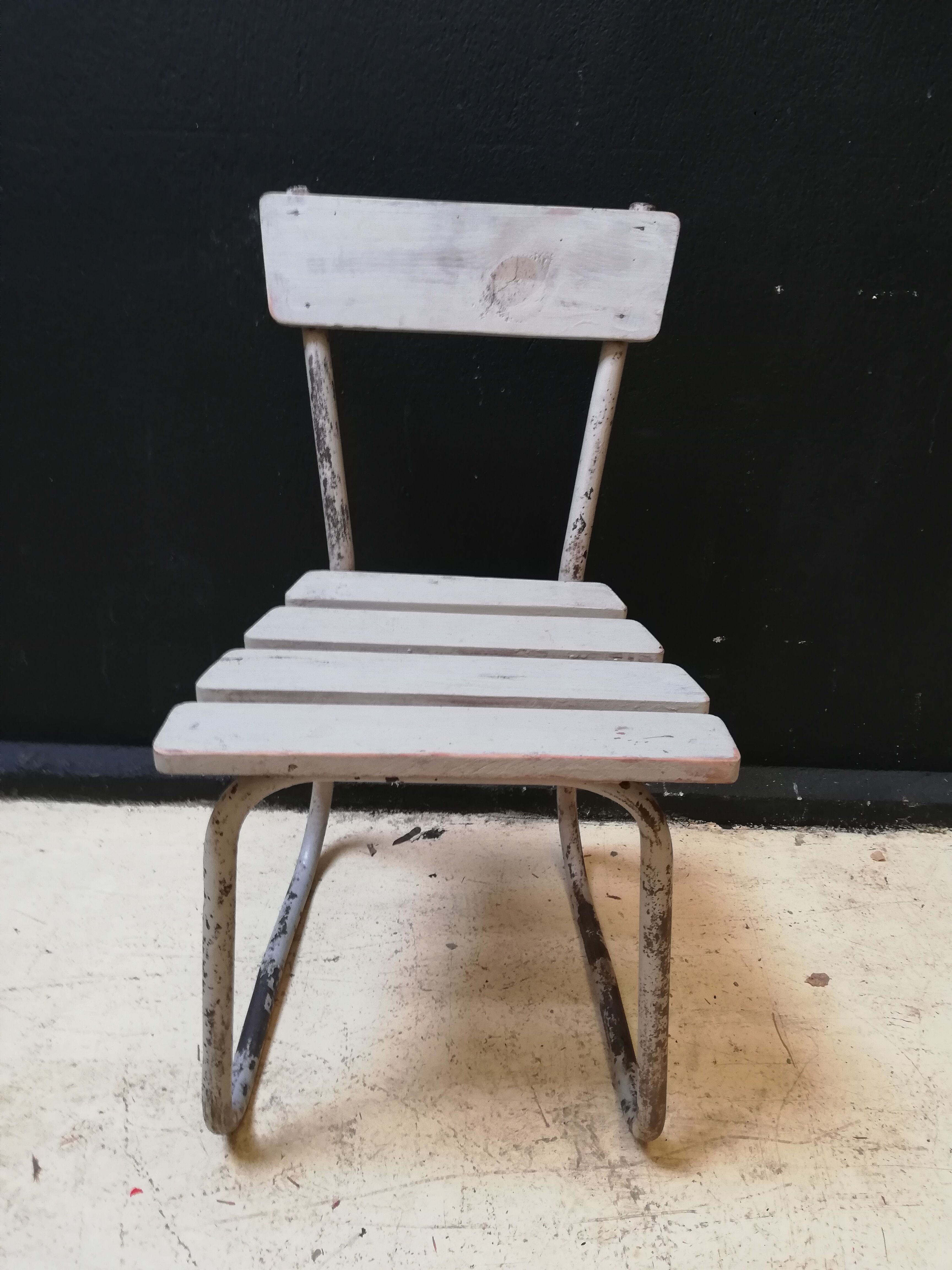 6 vintage garden chairs made of wood and metal