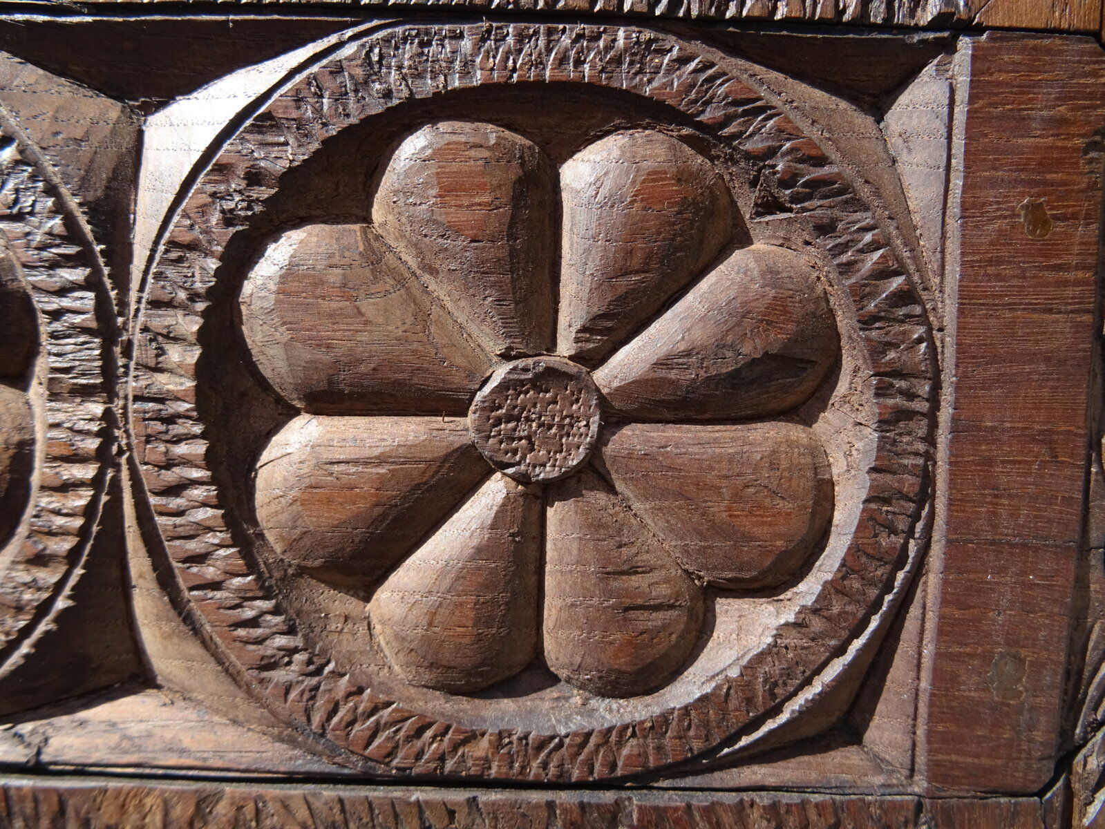 Carved floral pattern door