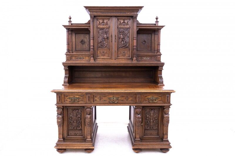 Bureau de style Renaissance antique, France, vers 1880.