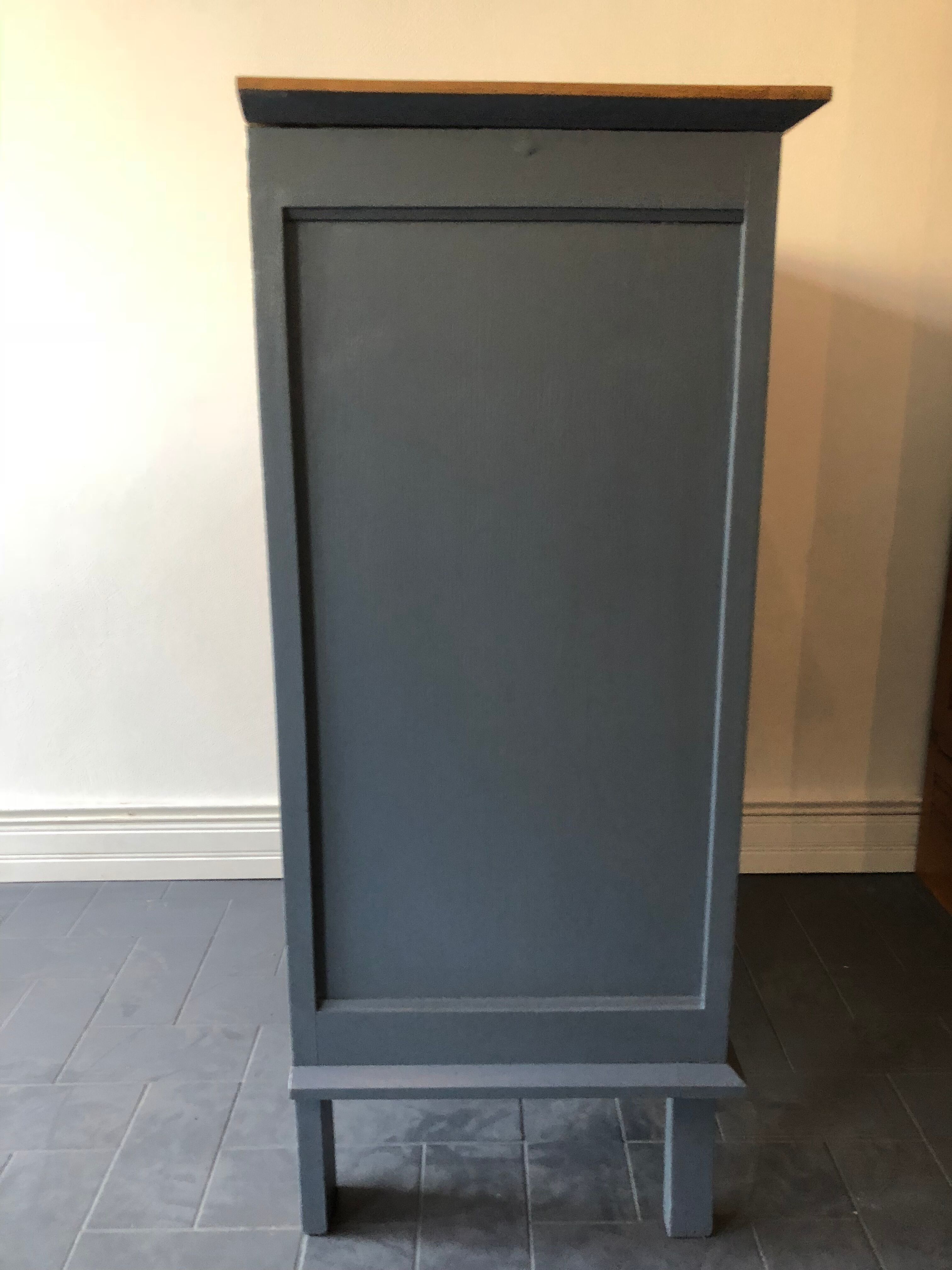 Dresser chest vintage