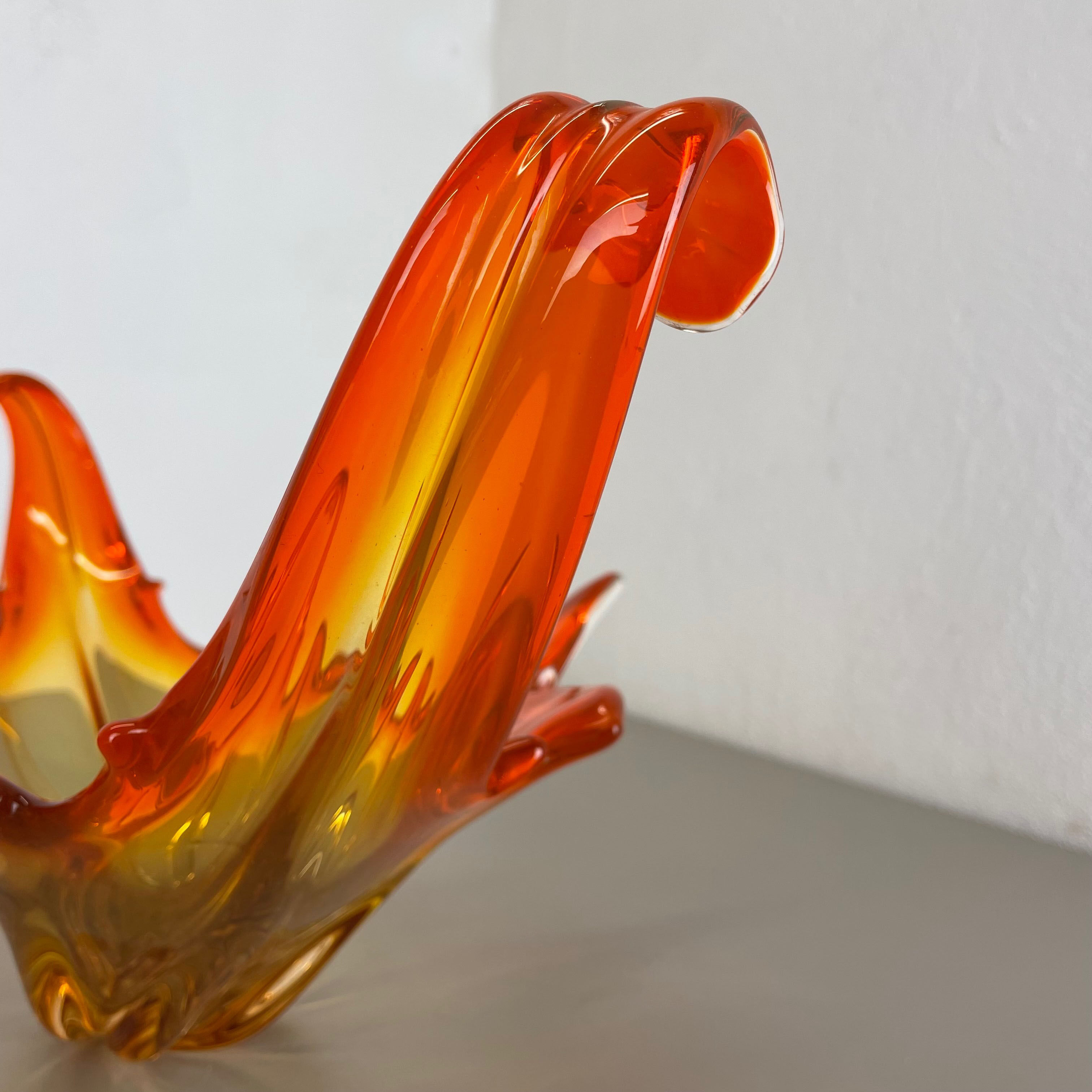 1,9kg Murano Glass "Centerpiece" 50cm Bowl Shell Element Murano, Italy, 1970