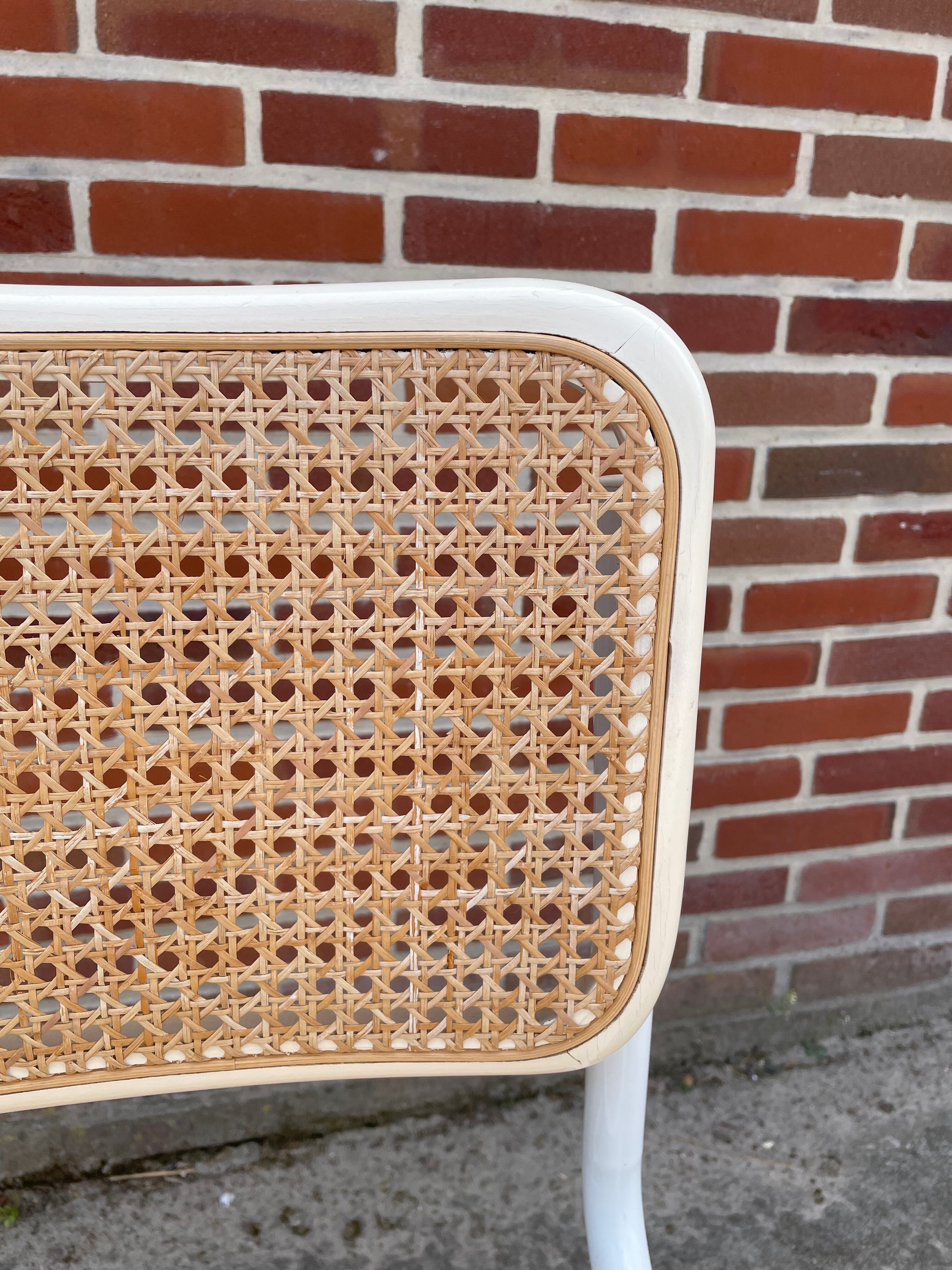 Set of 4 Cesca b32 model chairs in white