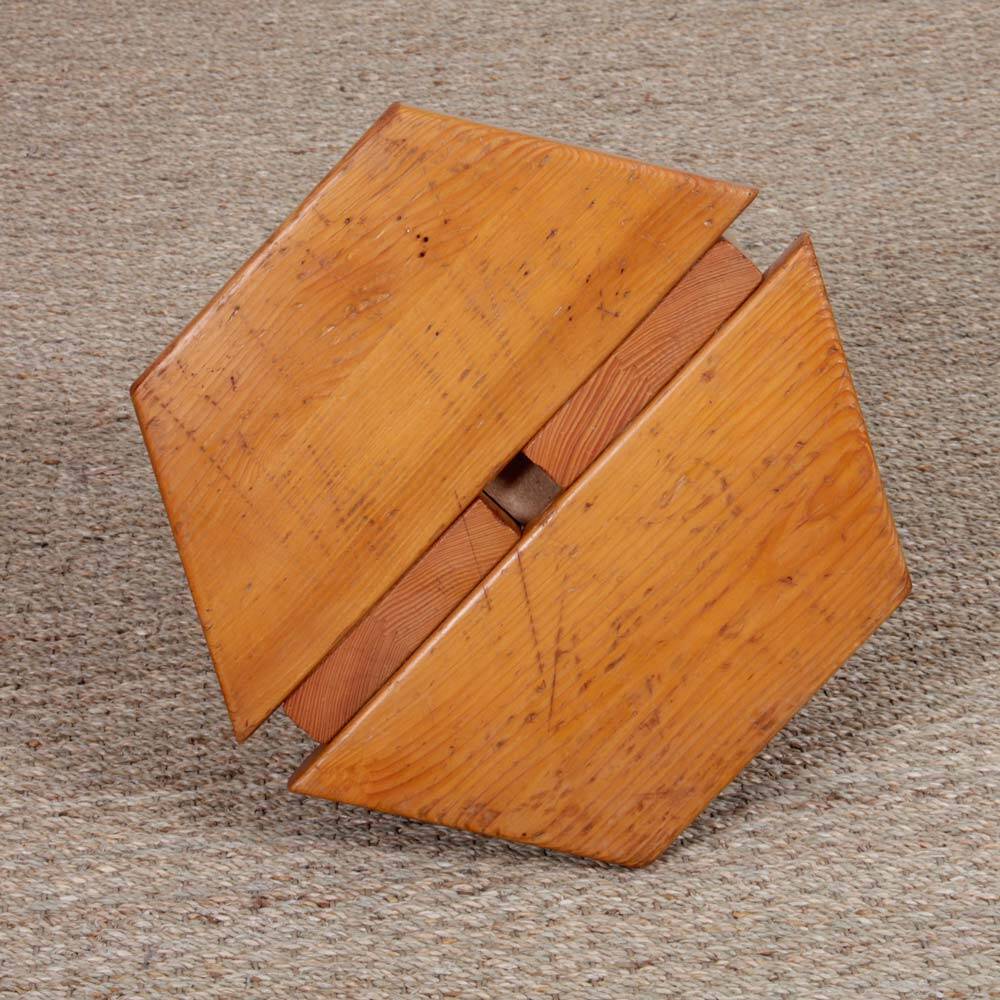 Tabouret vintage en pin massif attribué à René Martin, 1960