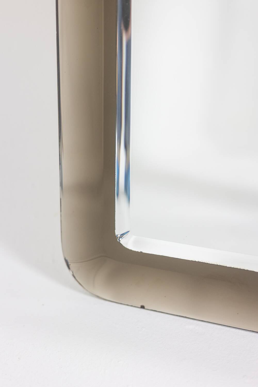 Bicolour rectangular mirror with rounded corners. Circa 1950.