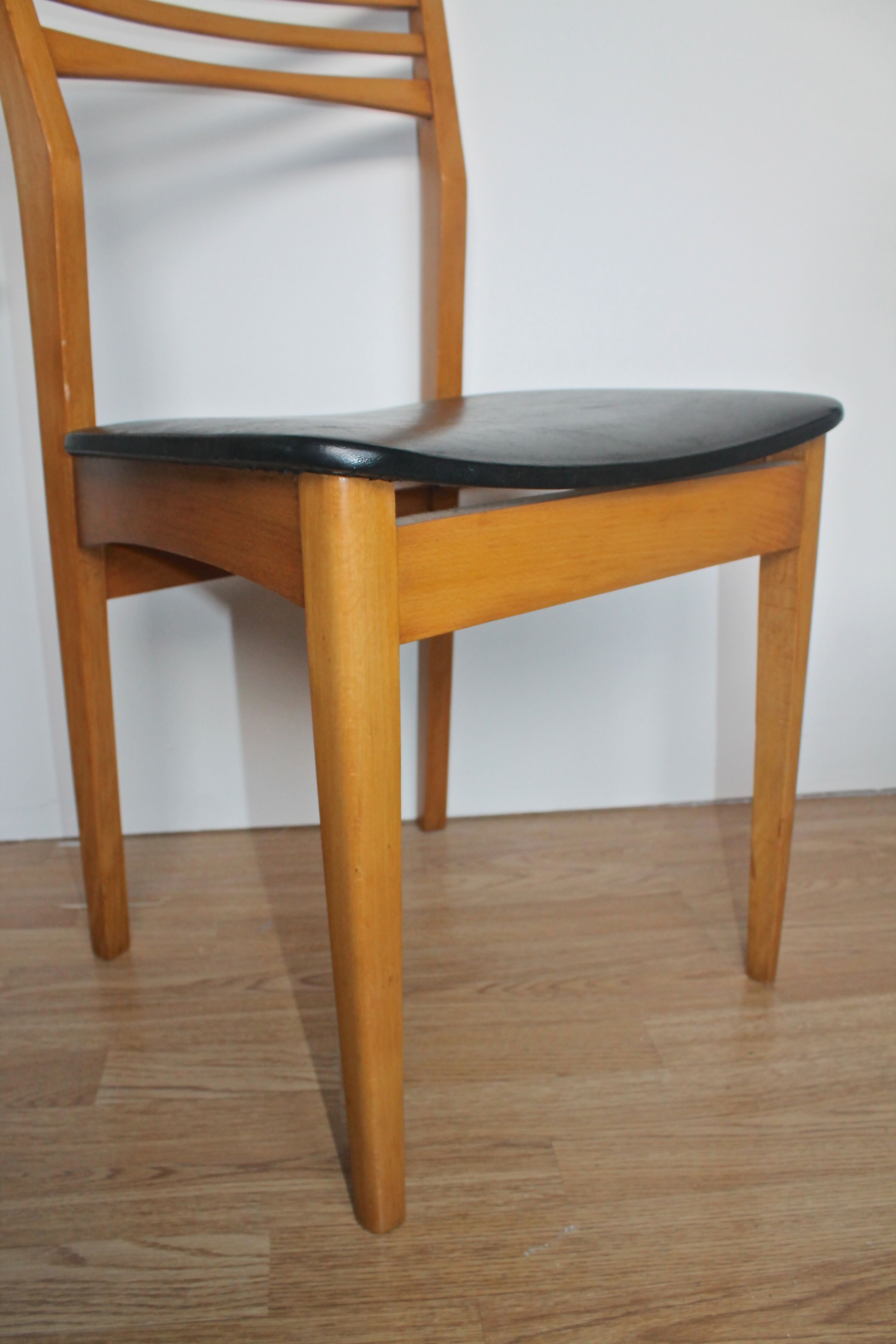 Set of 4 Scandinavian vintage chairs 70's