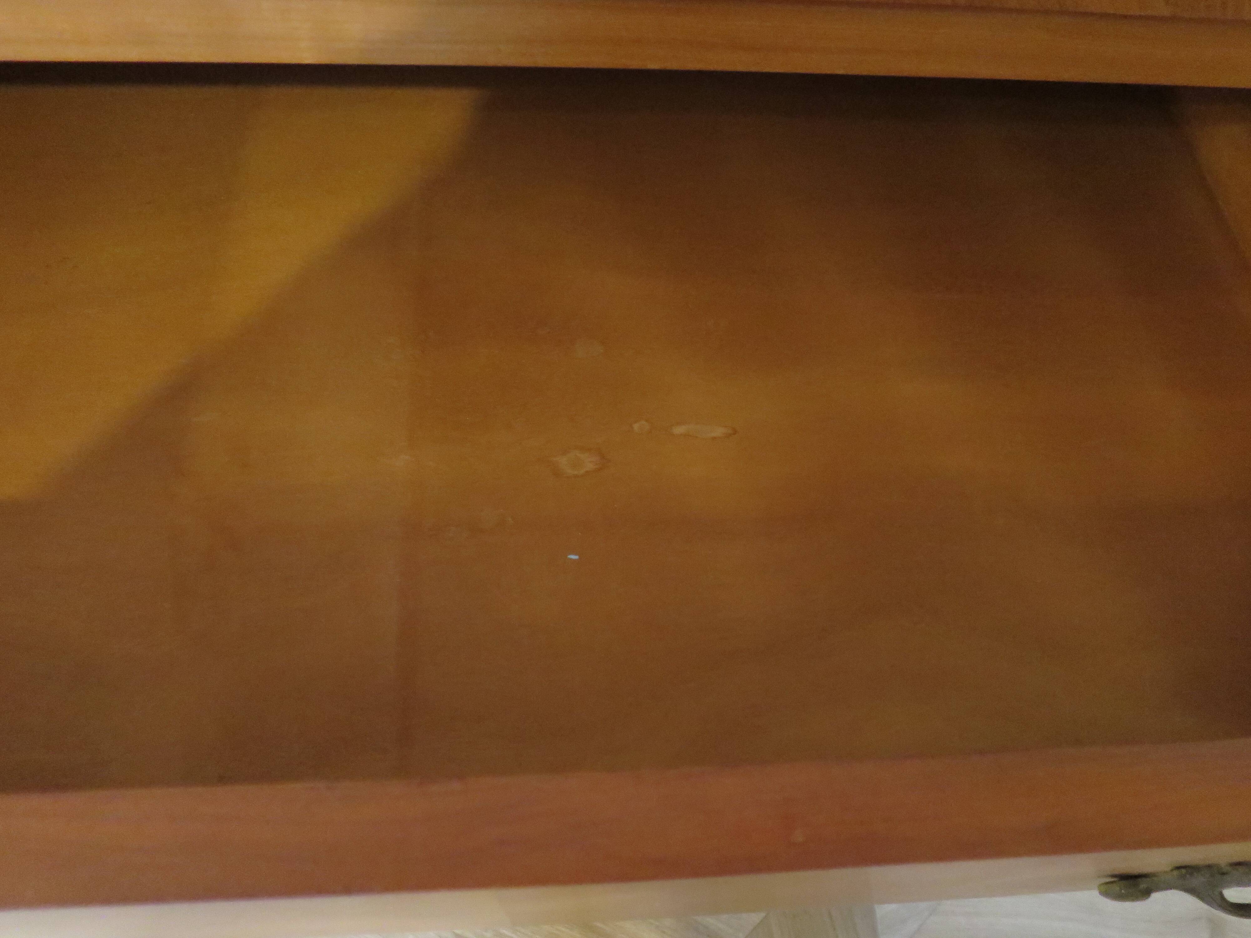 Louis XV style 3-drawer chest of drawers in solid wood