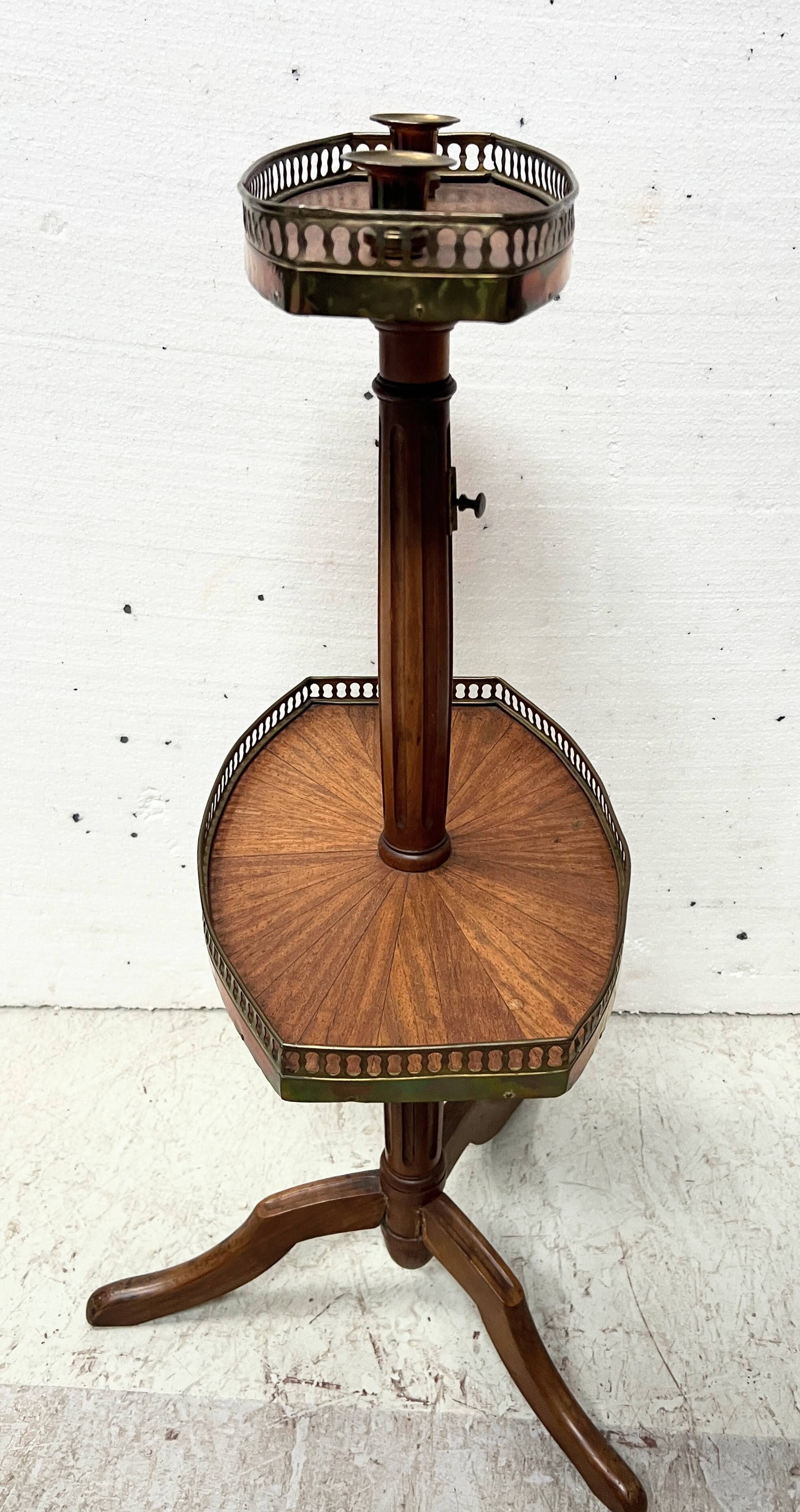 Silent servant in Louis XVI style in mahogany, 20th century.