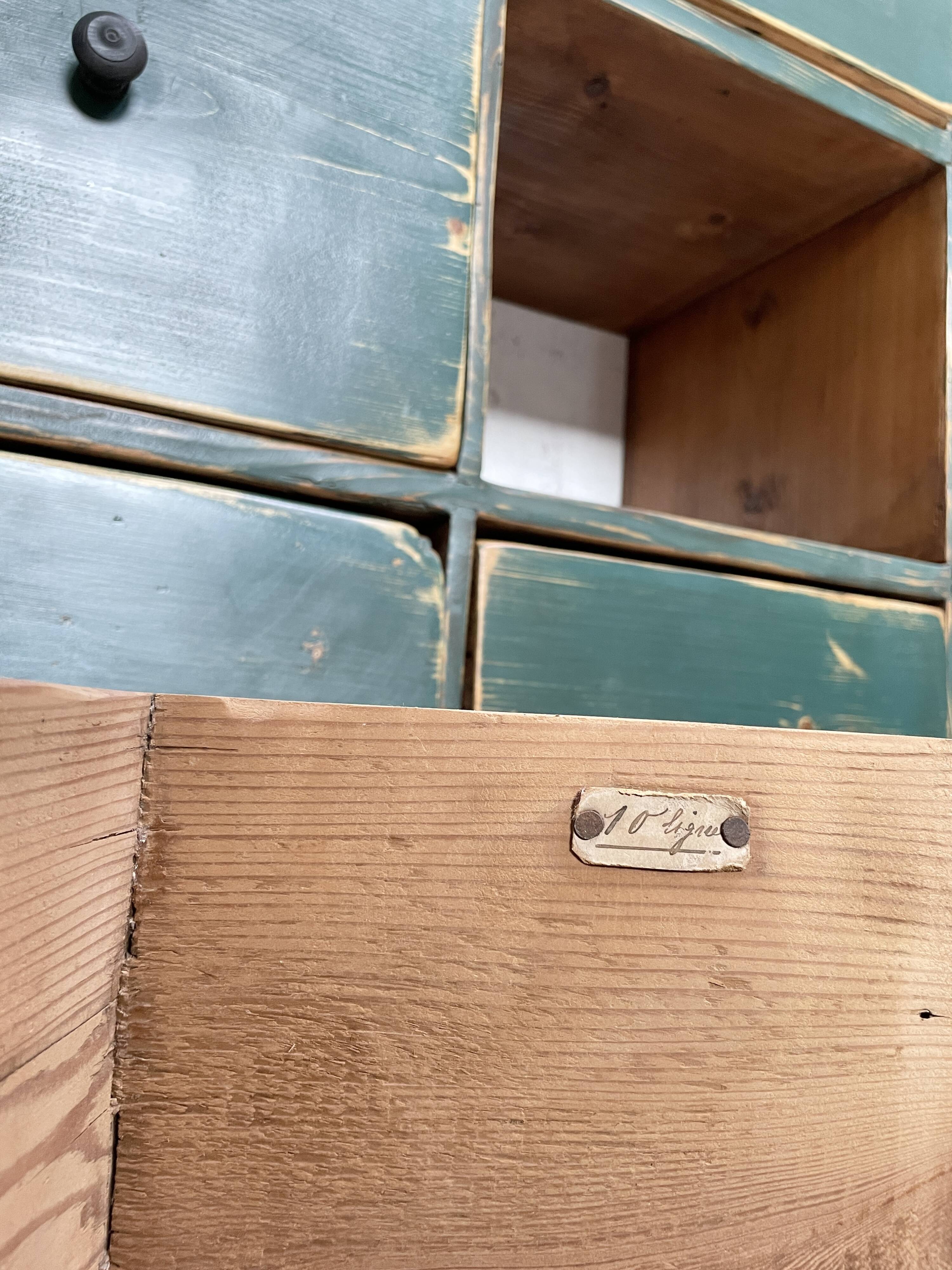 Furniture of trade showcase, around 1900.