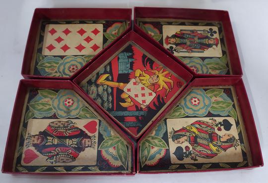 Yellow dwarf game box, vintage 1920