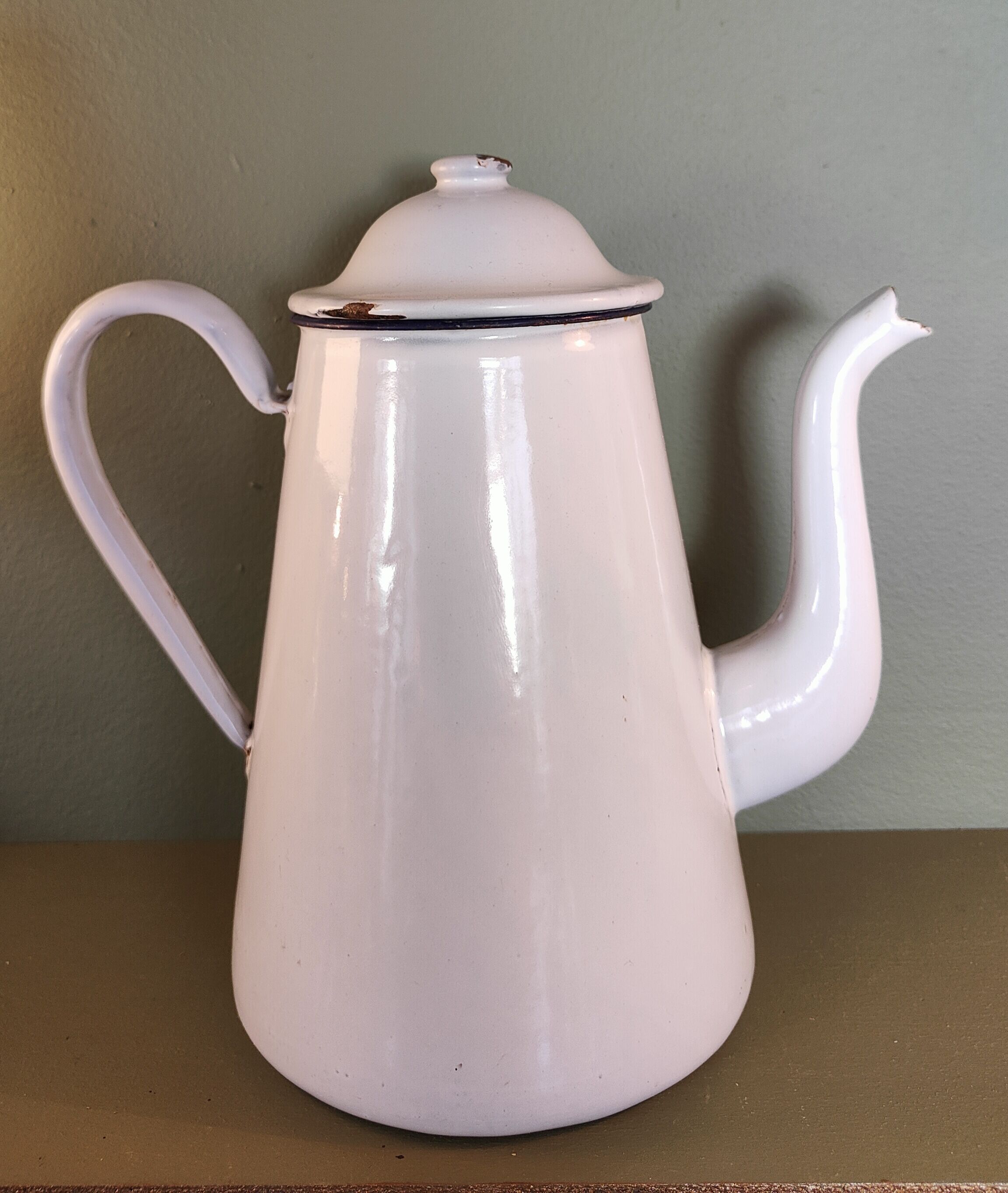 Enamelled coffee maker