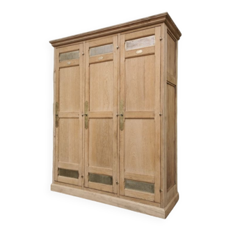 Wooden locker room bank of France period 1930