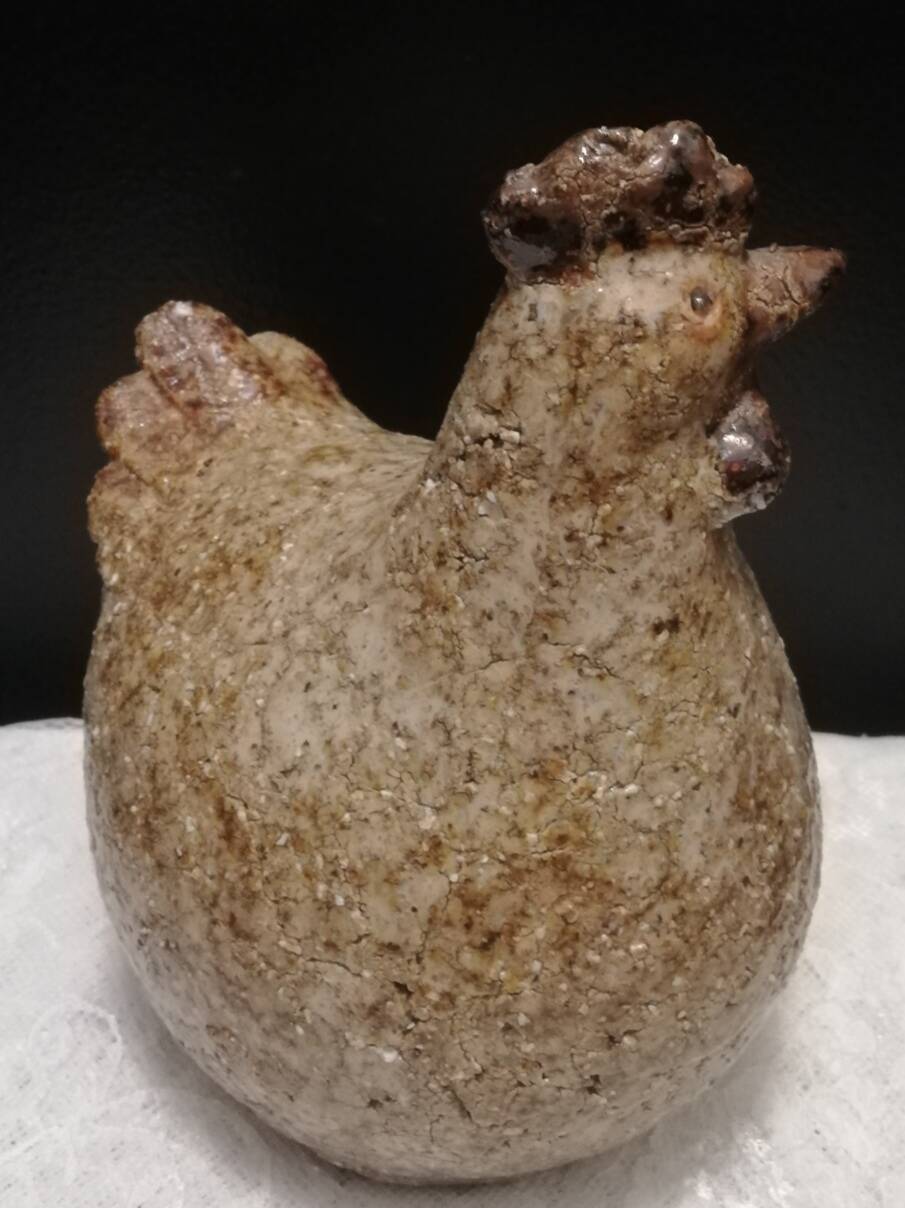 Cracked stoneware hen