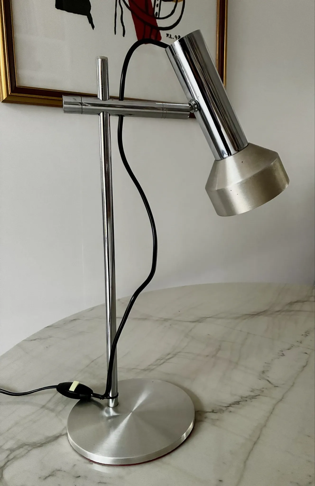 Very nice vintage 1970 articulated table lamp in good condition.