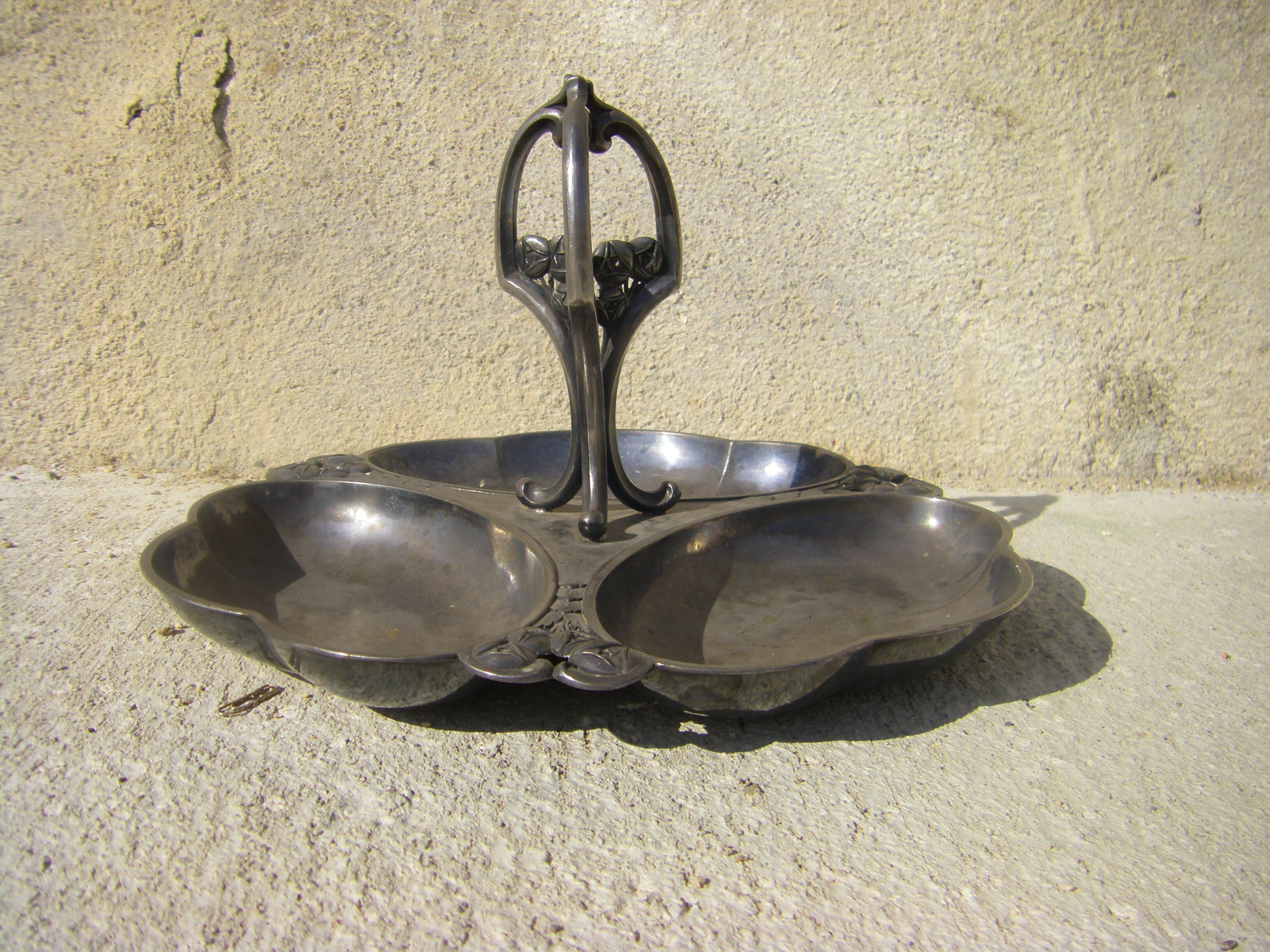 Art Deco begging dish