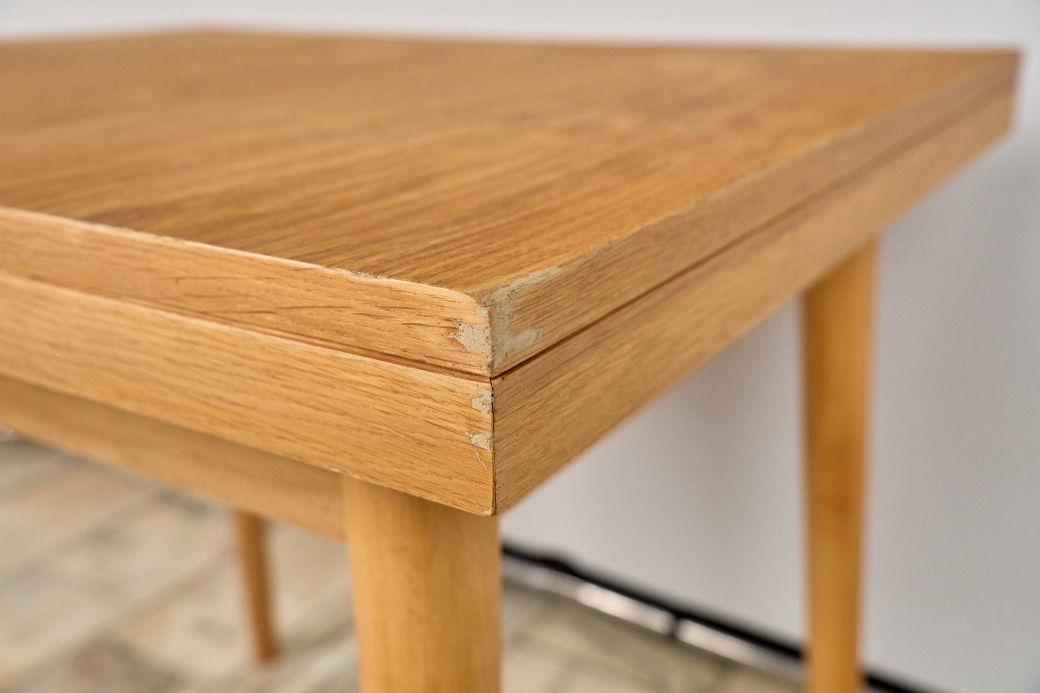 Table à manger extensible en chêne par Jitona, années 1960, Tchécoslovaquie