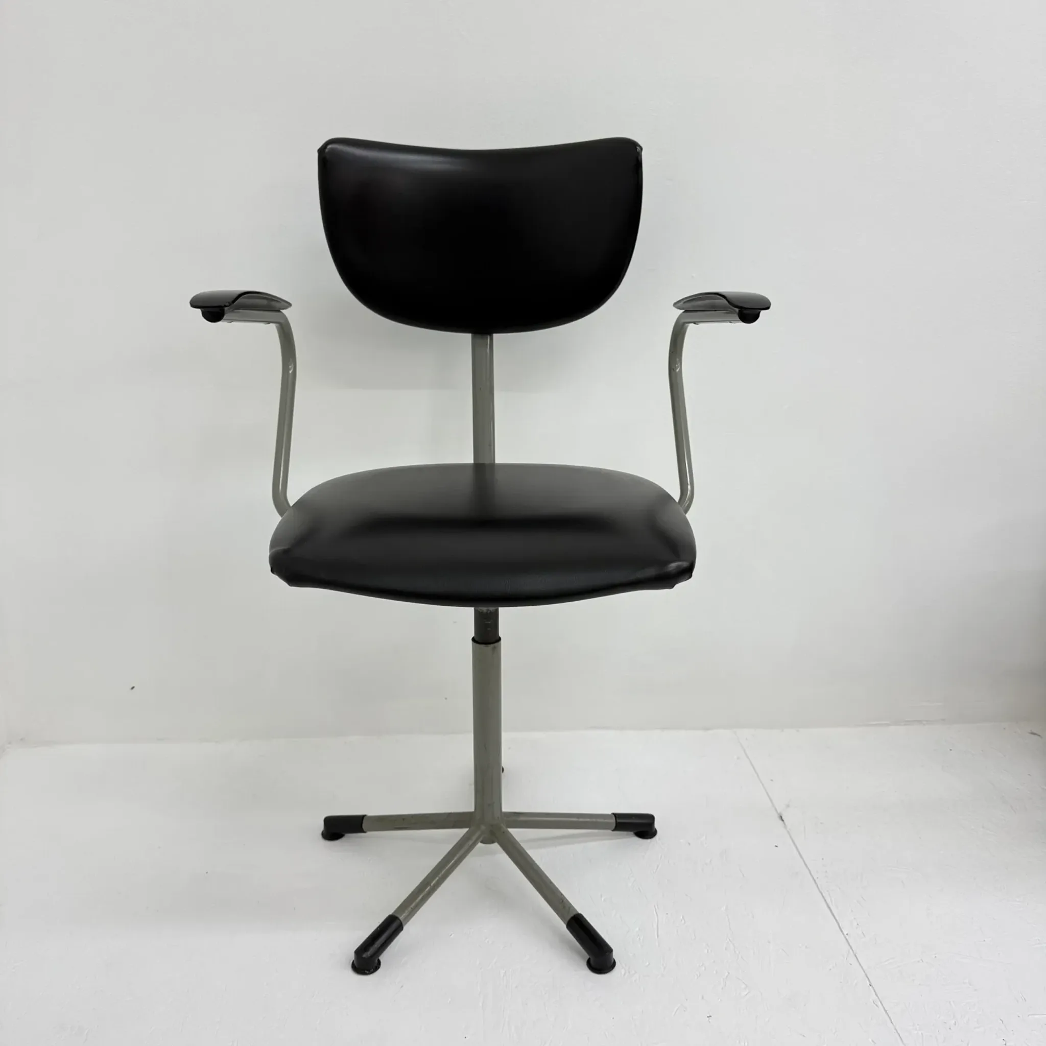 Mid-century 3311 desk chair by Toon de Wit for Gebroeders de Wit, 1960s