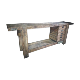 Workbench with drawers