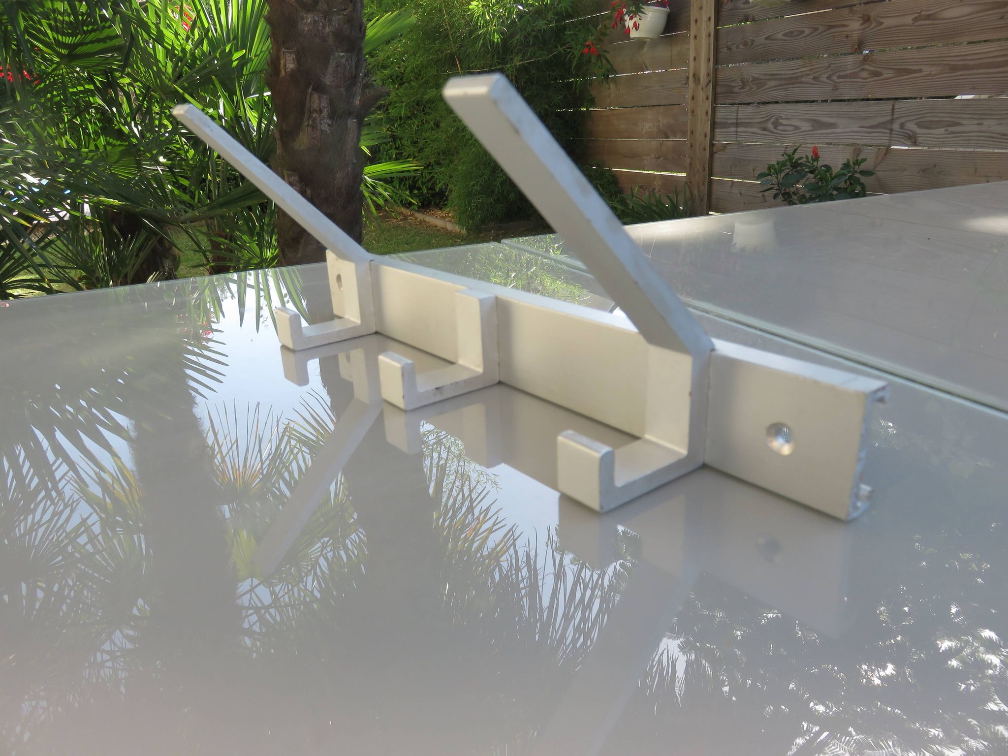 Porte manteau moderniste en aluminium années 70