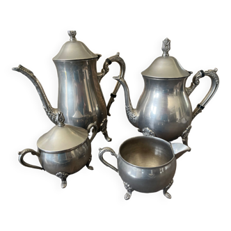 Coffee and tea service in silver metal