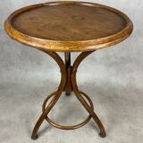 Pedestal table