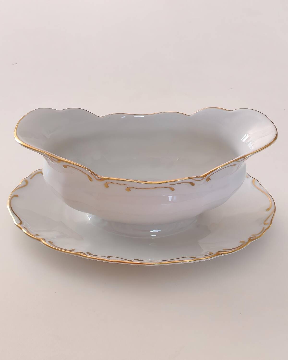 Porcelain sauceboat