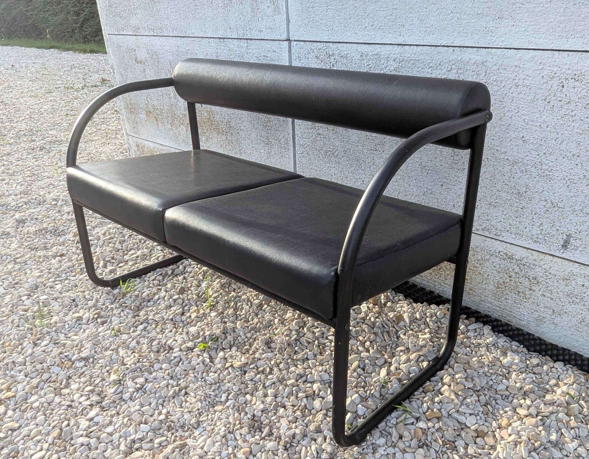 Vintage 2-seater sofa, 1980s salon design.