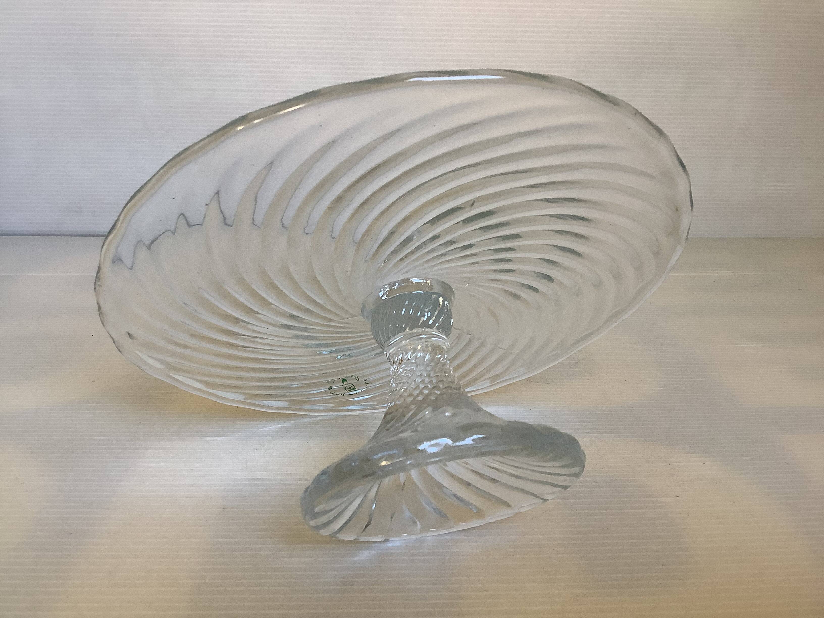 Small flat cake stand