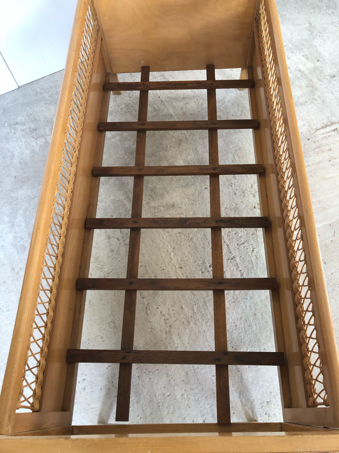 Scandinavian children's bed year 60 with rattan