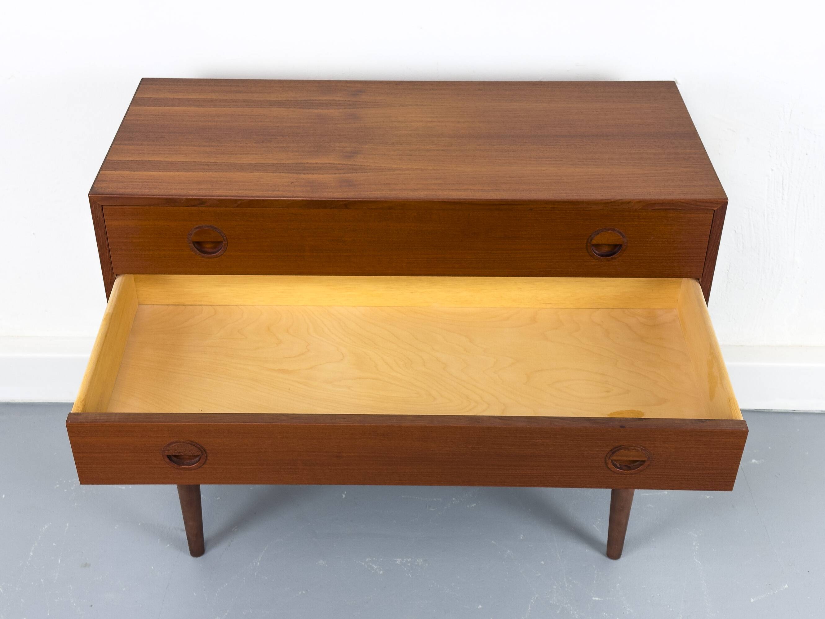 Commode en teck par Hansen et Guldborg, années 1960.
