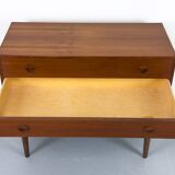 Commode en teck par Hansen et Guldborg, années 1960.