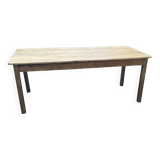 Farm table