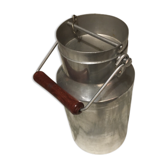 Milk pot