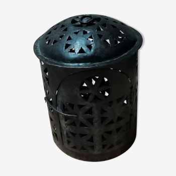 Lantern / candle holder