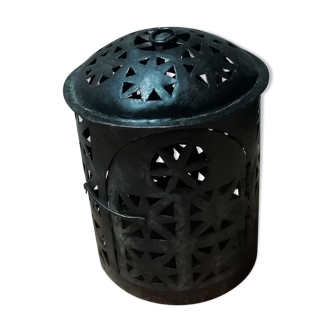 Lantern / candle holder