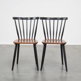 Set of 2 beautiful 1960s vintage Scandinavian design dining chairs with spindle backrests