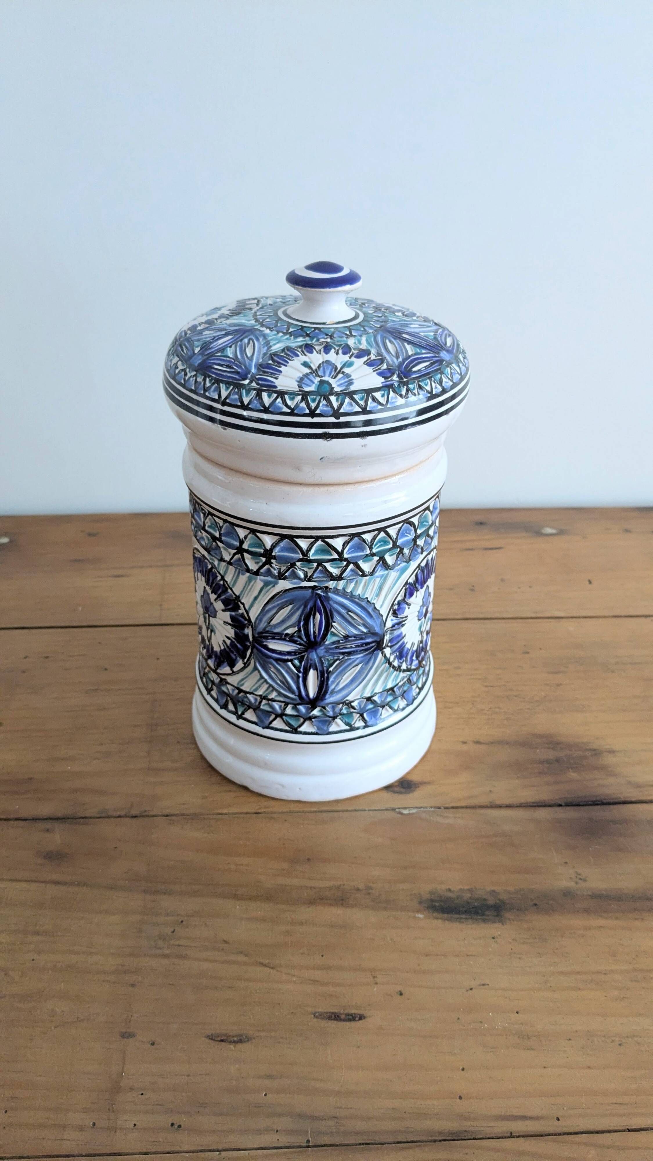 Covered ceramic pot, Tunisian artisan – 1970s – Blue and turquoise
