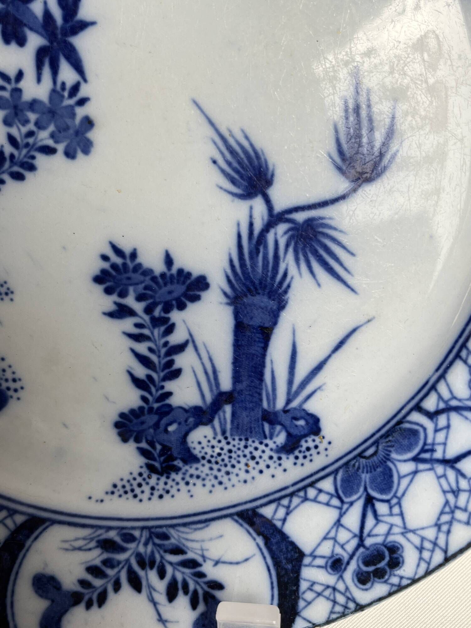 Creil Montereau, small plate decorated in Japanese style, late 19th century.