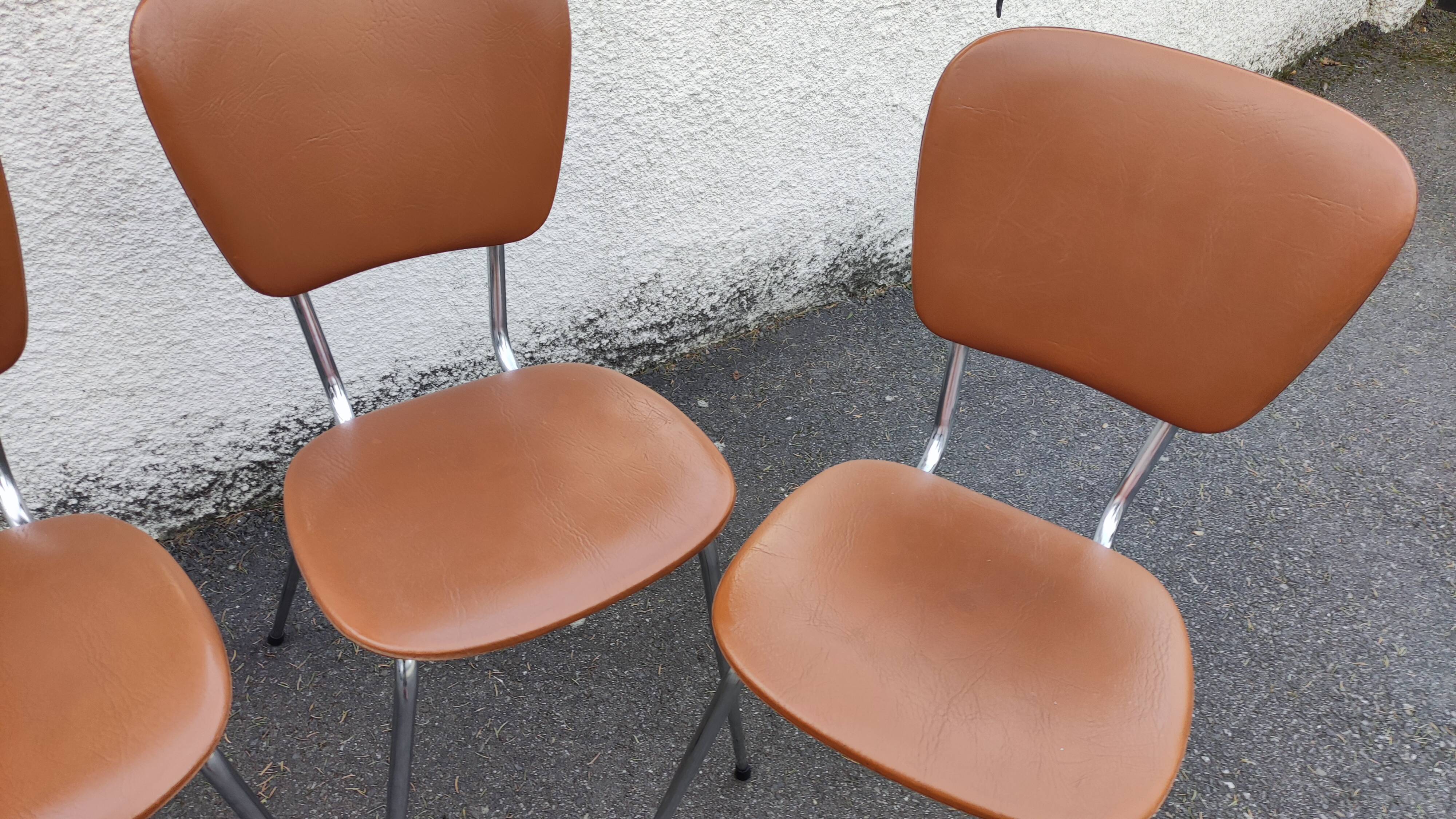 4 skaï chairs