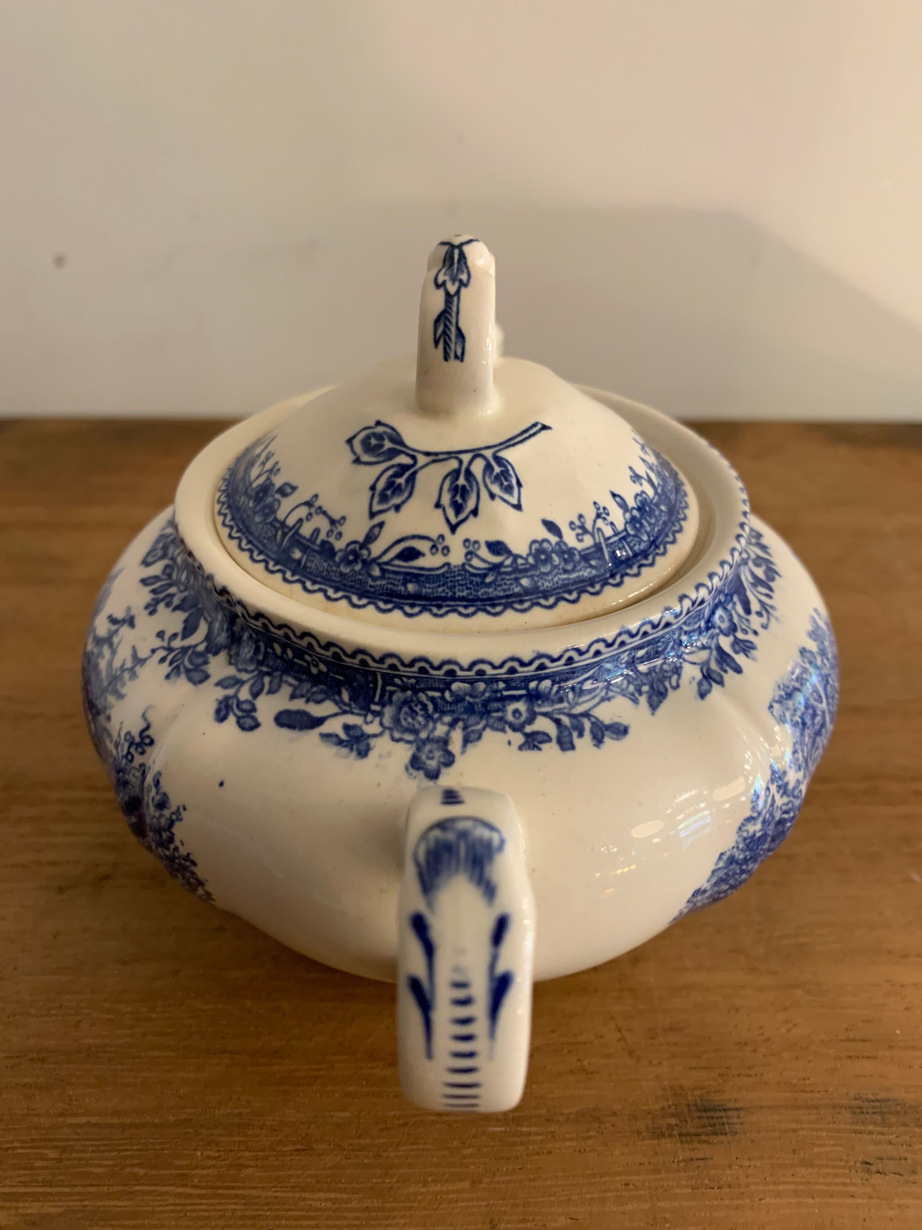 Villeroy and Boch Burgenland blue and white sugar and milk pots