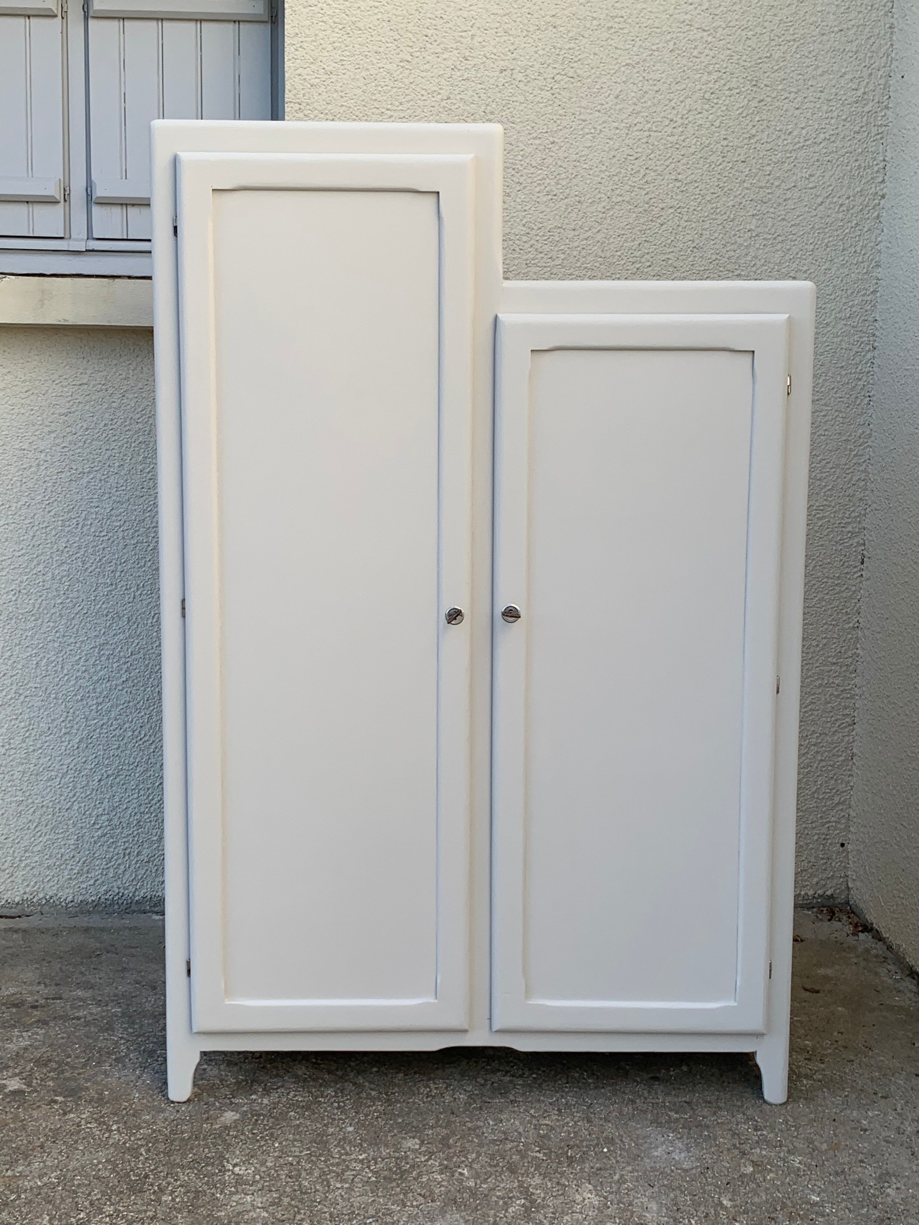 Asymmetrical Parisian wardrobe 1940