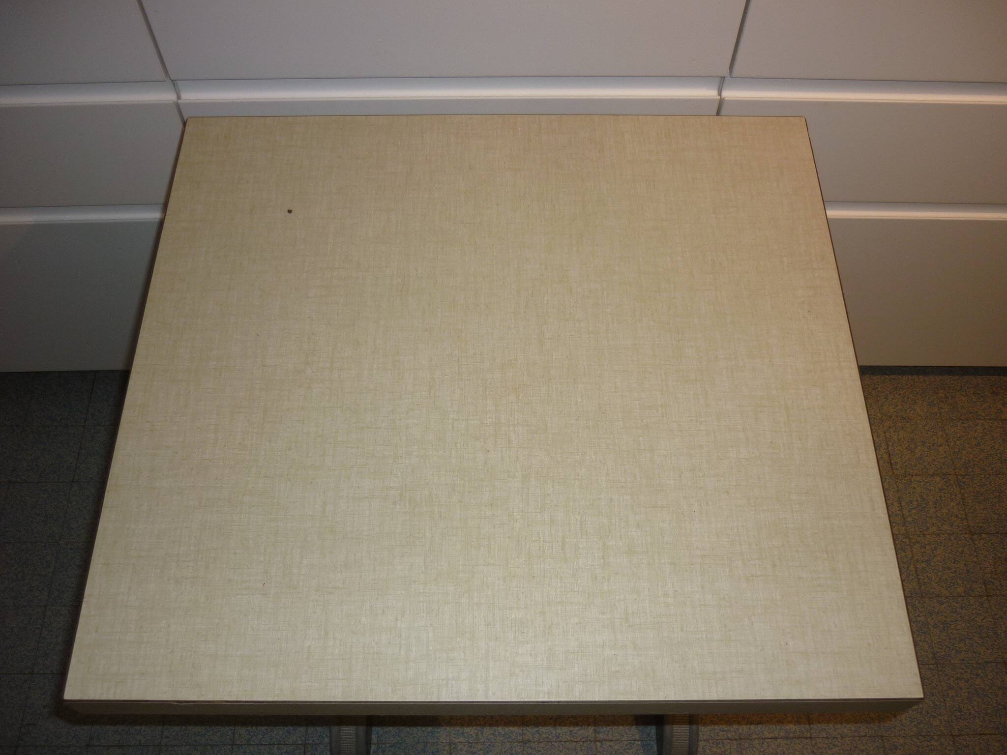 Bistro table in wood and yellow formica from the 30s/40s