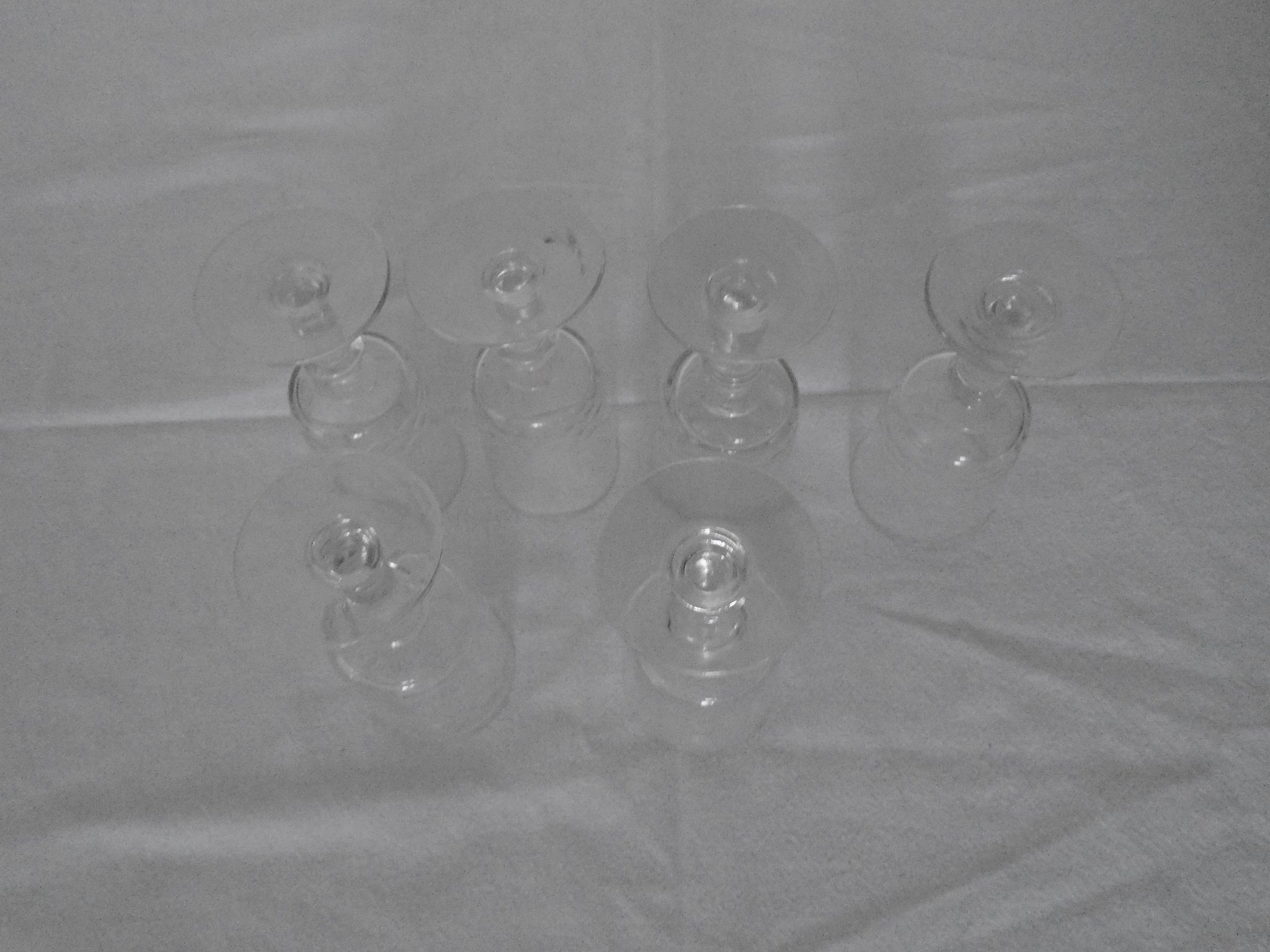 Set de 6 verres à pied anciens 2 gravés et 4 taillés porto vin