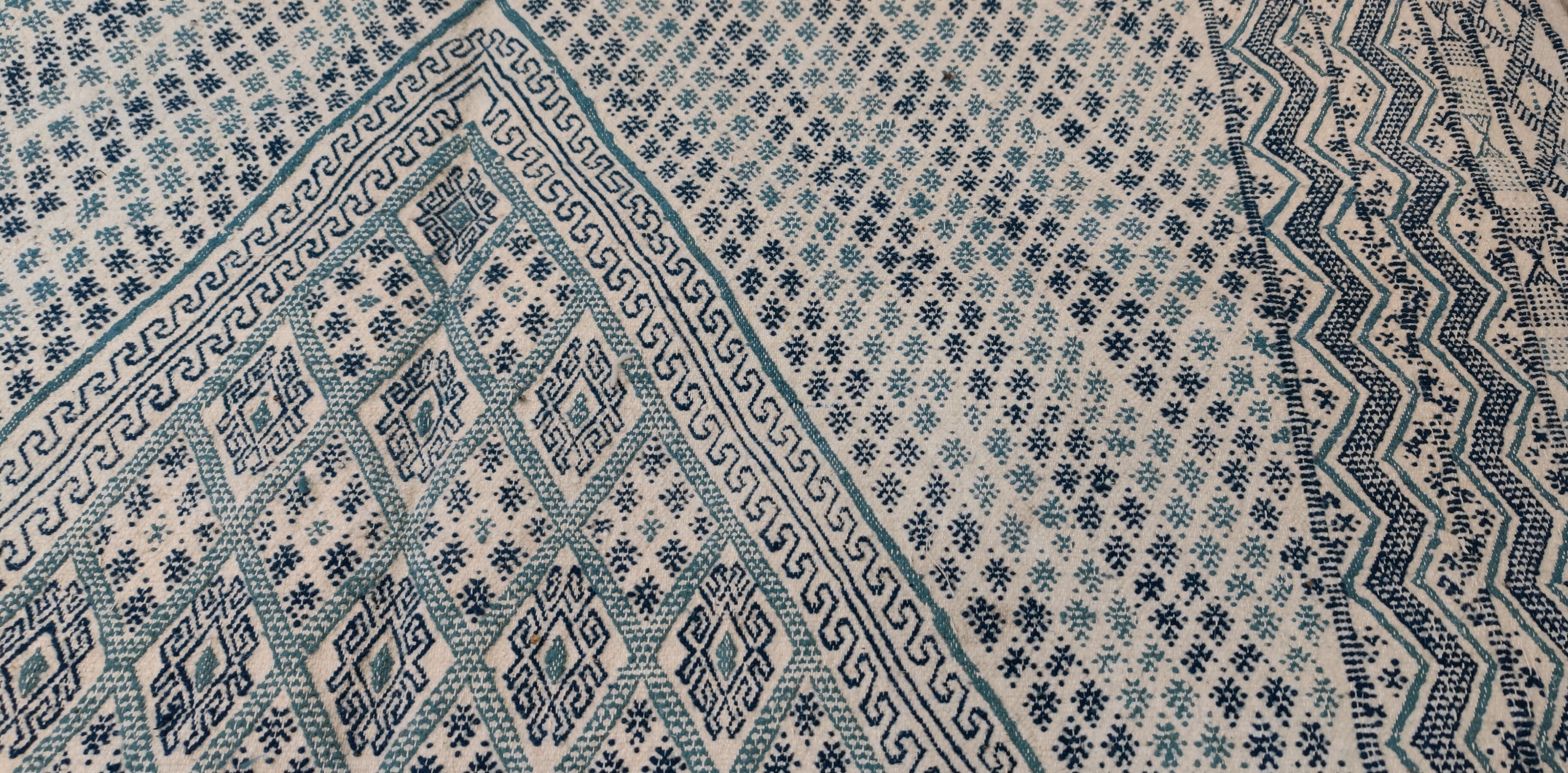 Traditional white and blue margoum carpet woven hands in pure wool