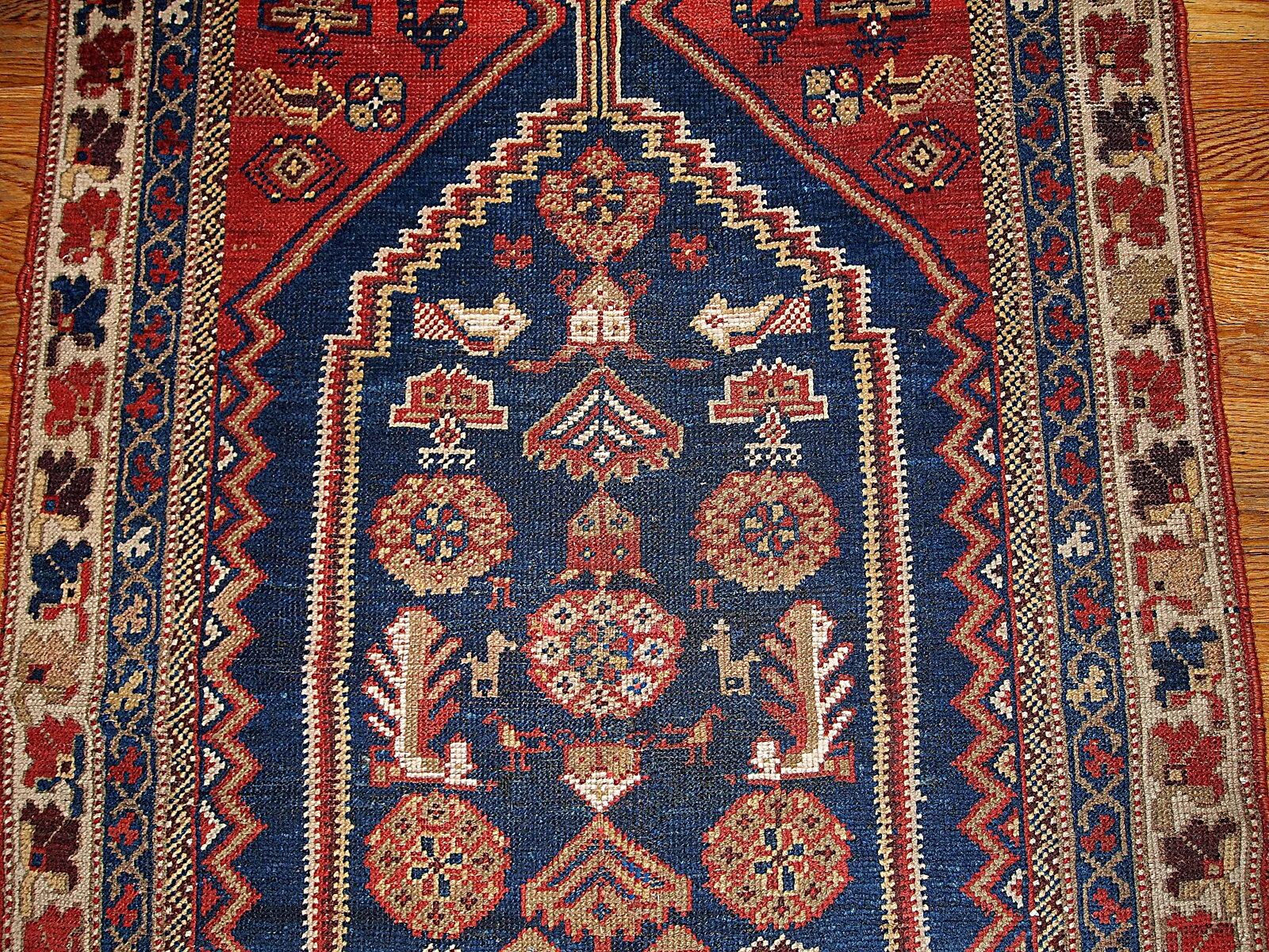 Handmade antique Persian Shiraz rug 97cm x 180cm 1920s