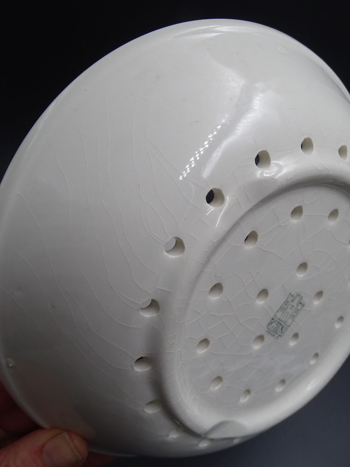 Beautiful set plate to drain strawberries in Gien earthenware