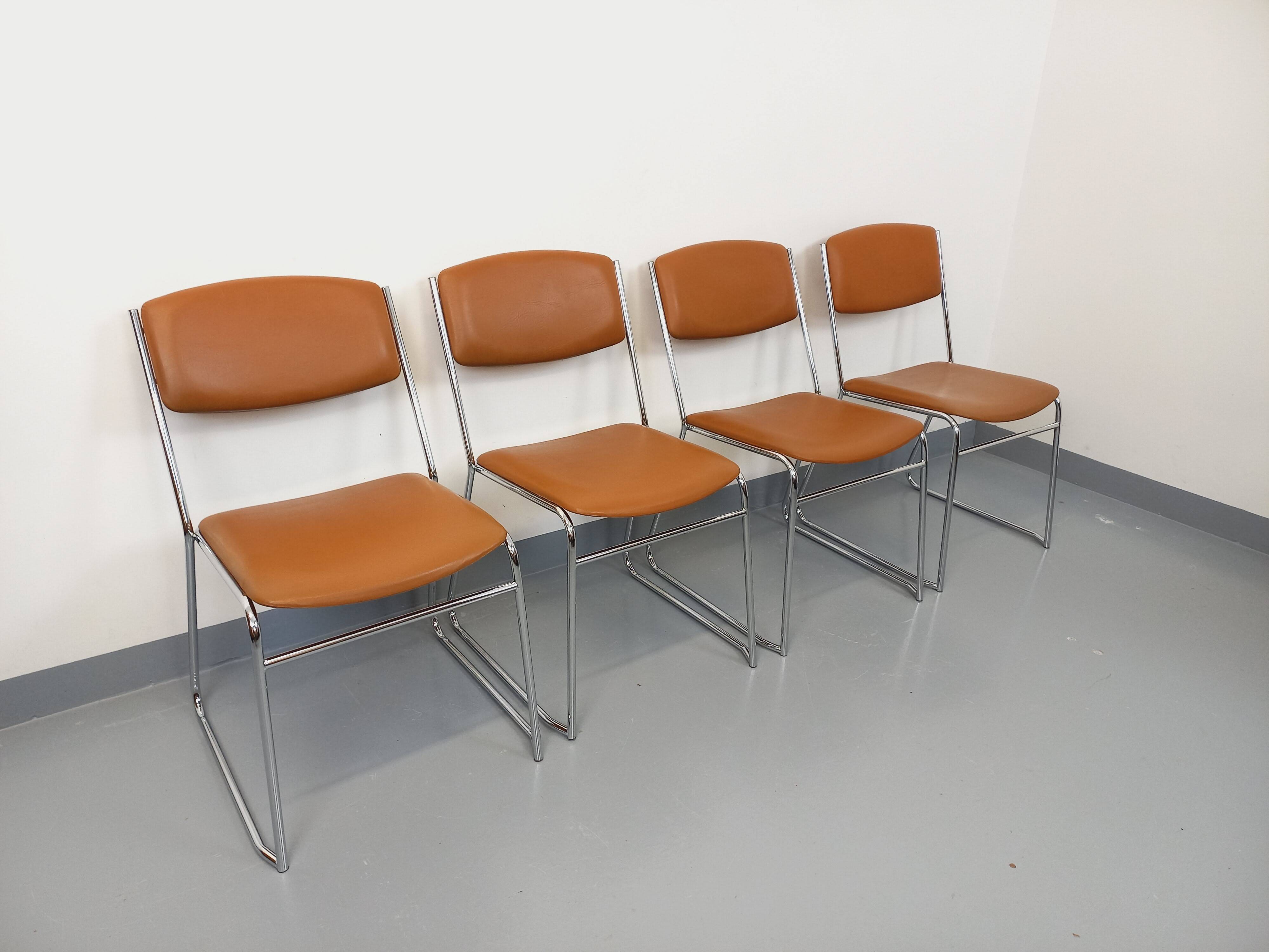 4 vintage sleigh chairs from the 70s, in designer chrome metal