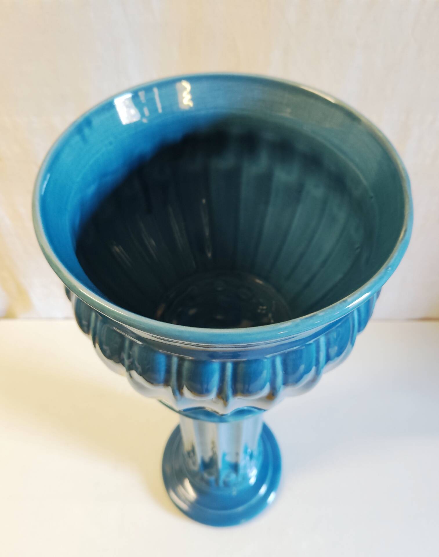 Column and basin in Art Deco style in blue glazed ceramic - mid 20th century.