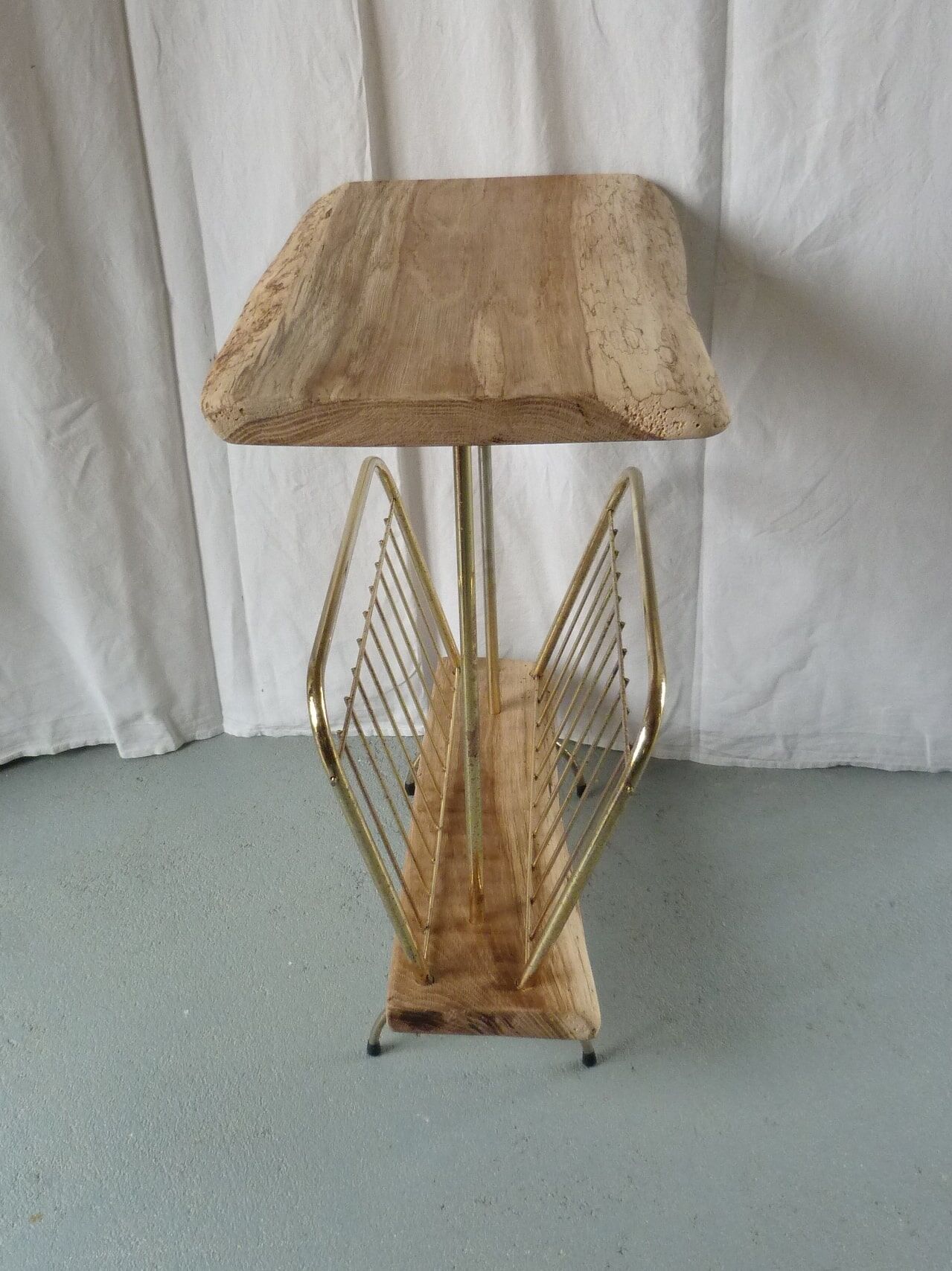 Magazine holder