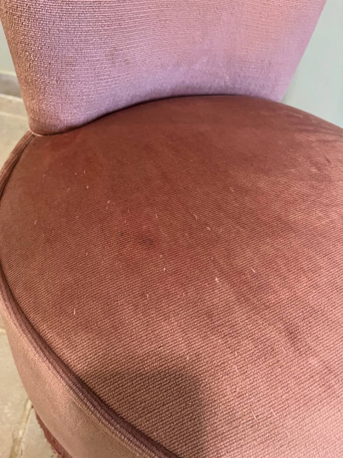 Pink toad chair